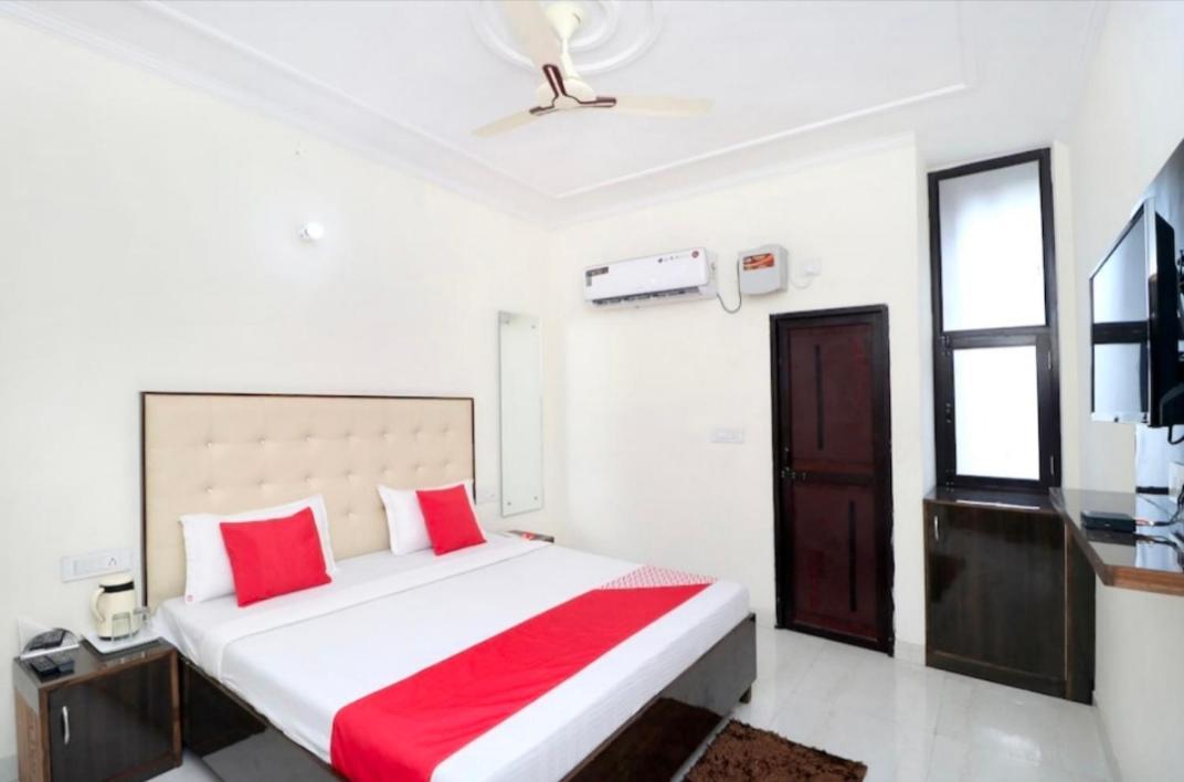 Hotel Kb Square Near Chandigarh Railway Station Buitenkant foto