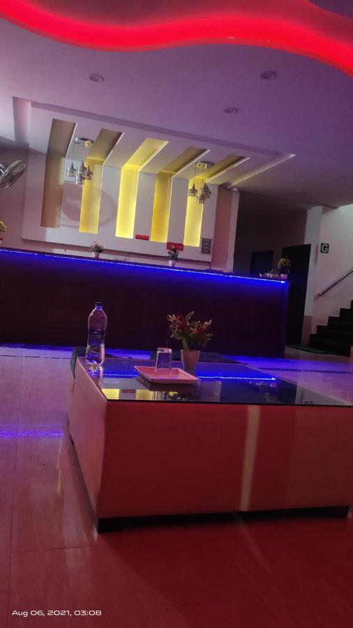 Hotel Kb Square Near Chandigarh Railway Station Buitenkant foto