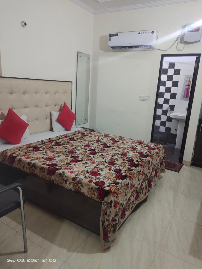 Hotel Kb Square Near Chandigarh Railway Station Buitenkant foto