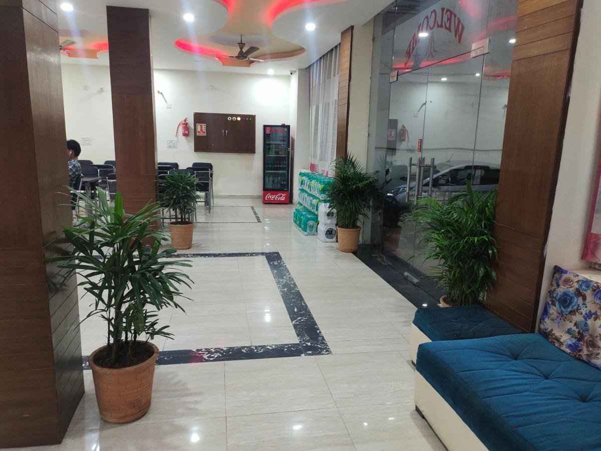 Hotel Kb Square Near Chandigarh Railway Station Buitenkant foto