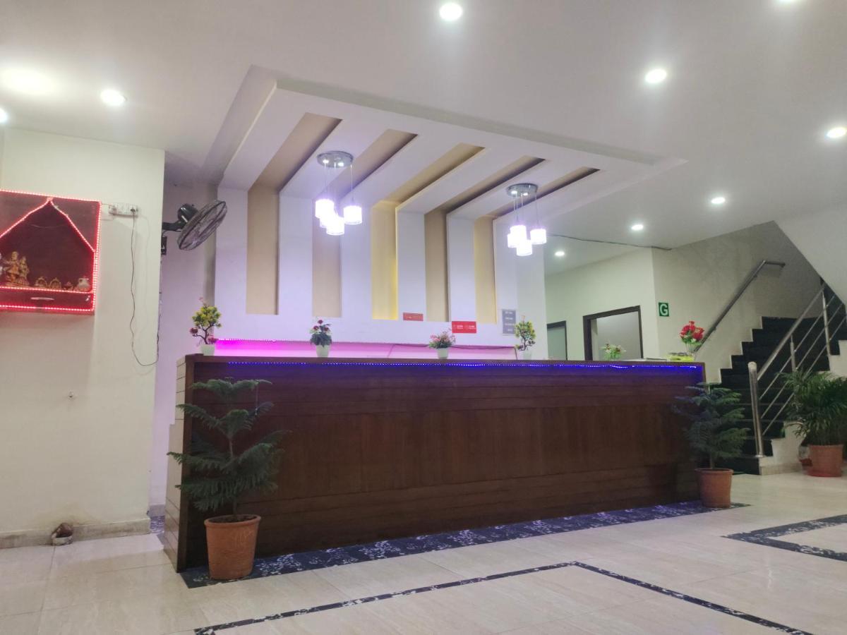 Hotel Kb Square Near Chandigarh Railway Station Buitenkant foto