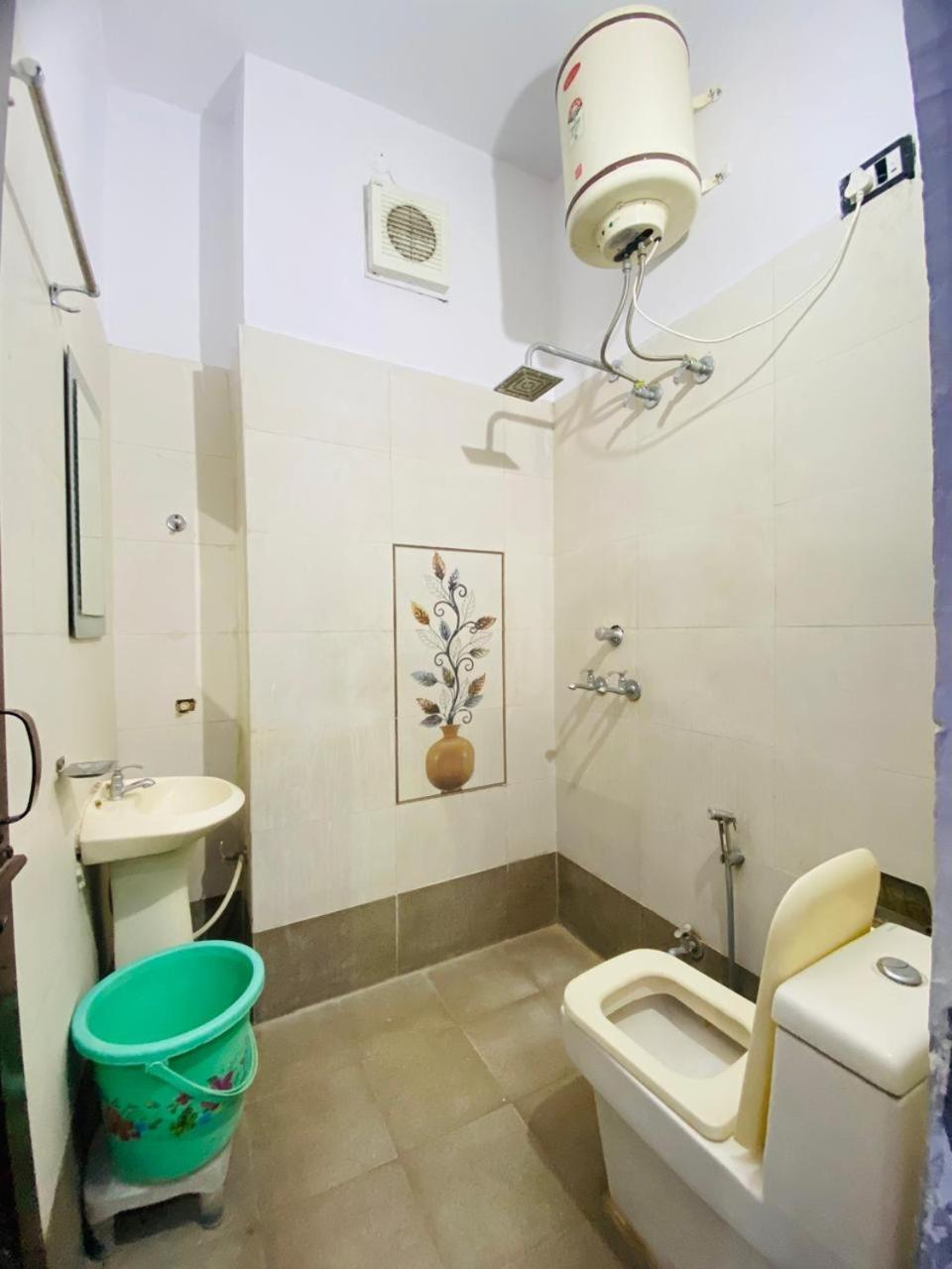 Hotel Kb Square Near Chandigarh Railway Station Buitenkant foto