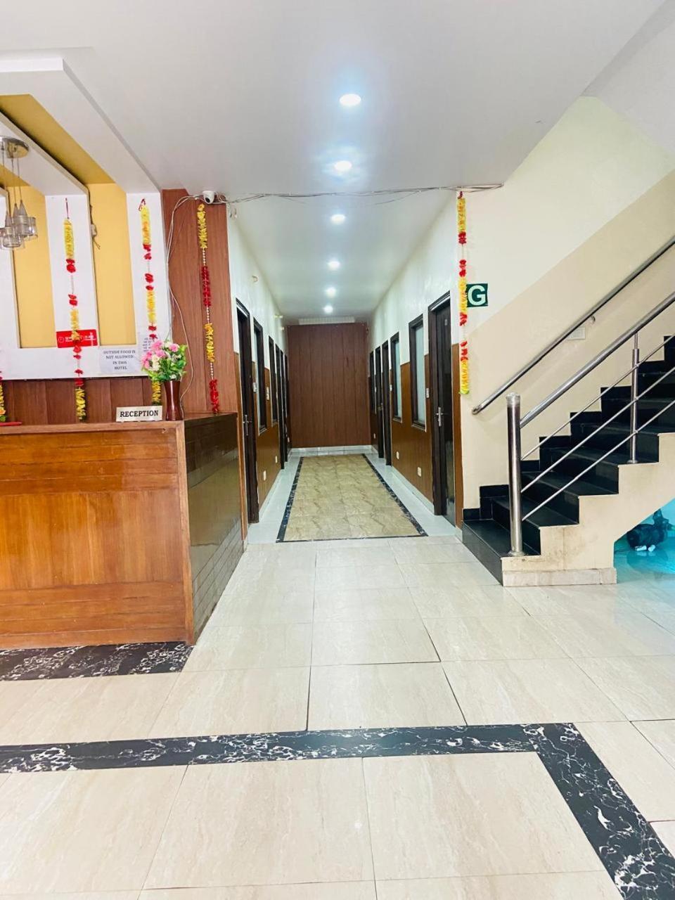 Hotel Kb Square Near Chandigarh Railway Station Buitenkant foto