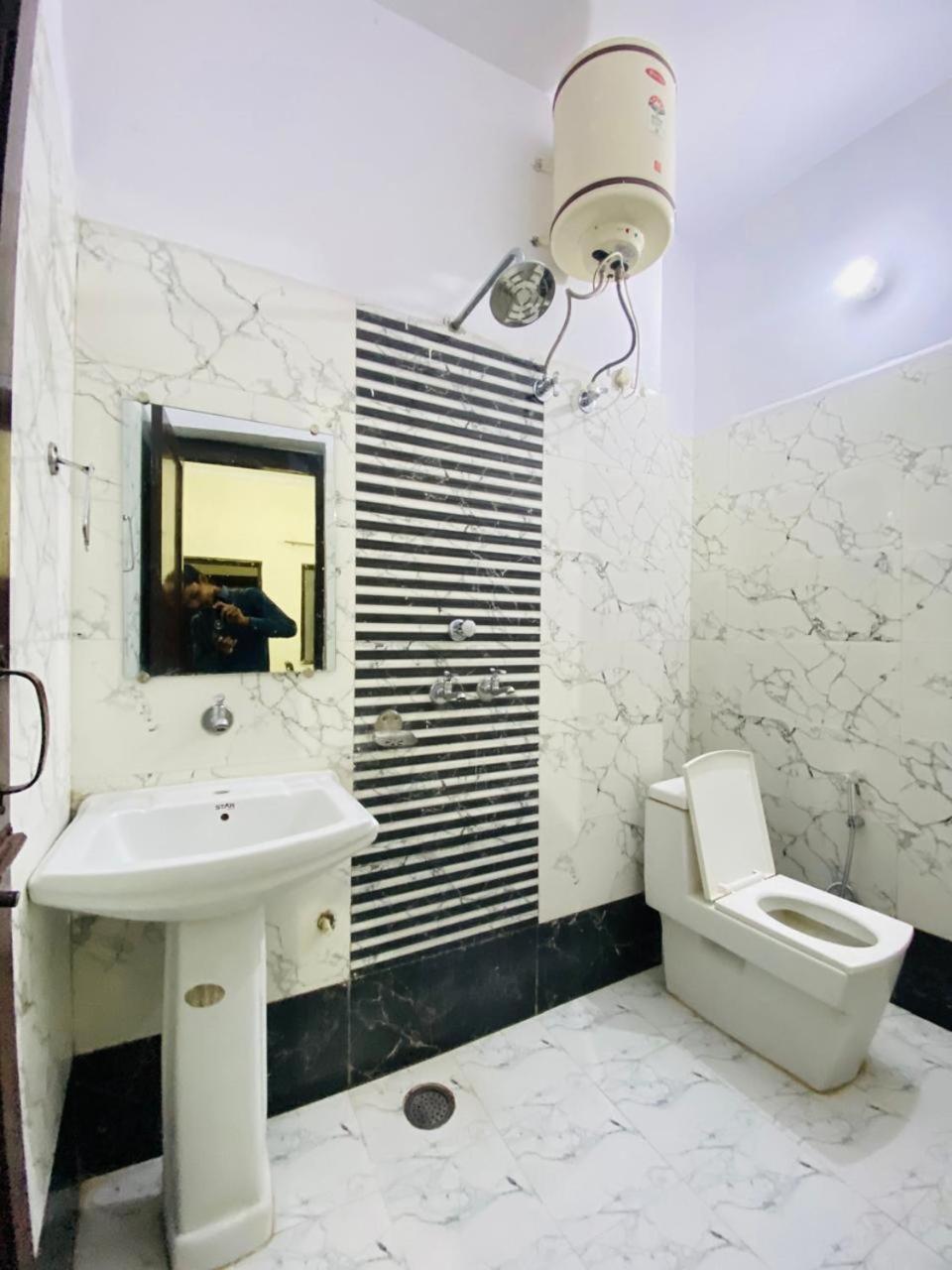 Hotel Kb Square Near Chandigarh Railway Station Buitenkant foto