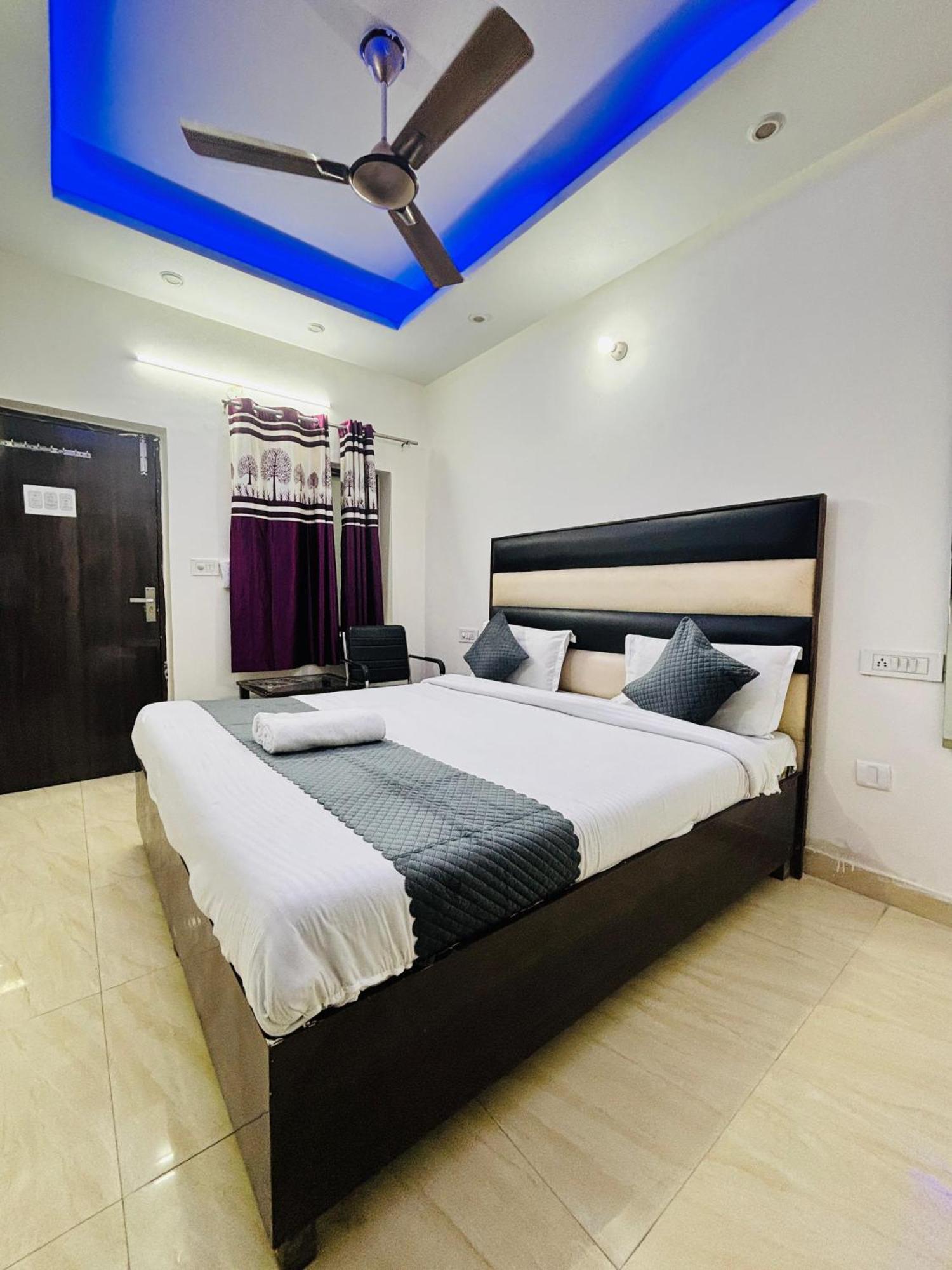 Hotel Kb Square Near Chandigarh Railway Station Kamer foto