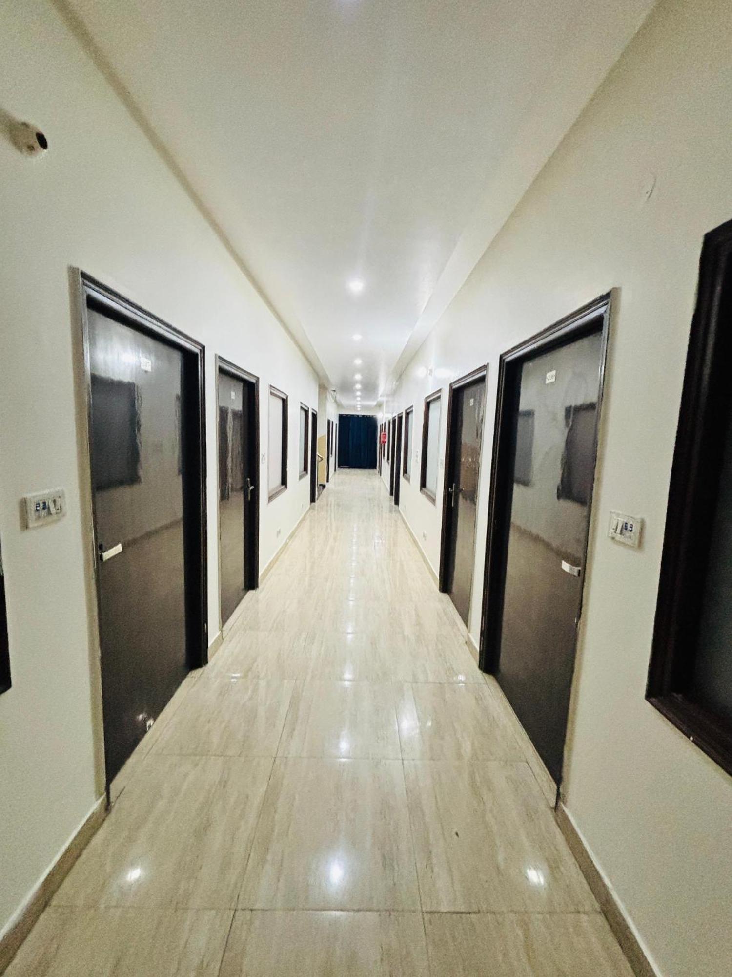 Hotel Kb Square Near Chandigarh Railway Station Kamer foto