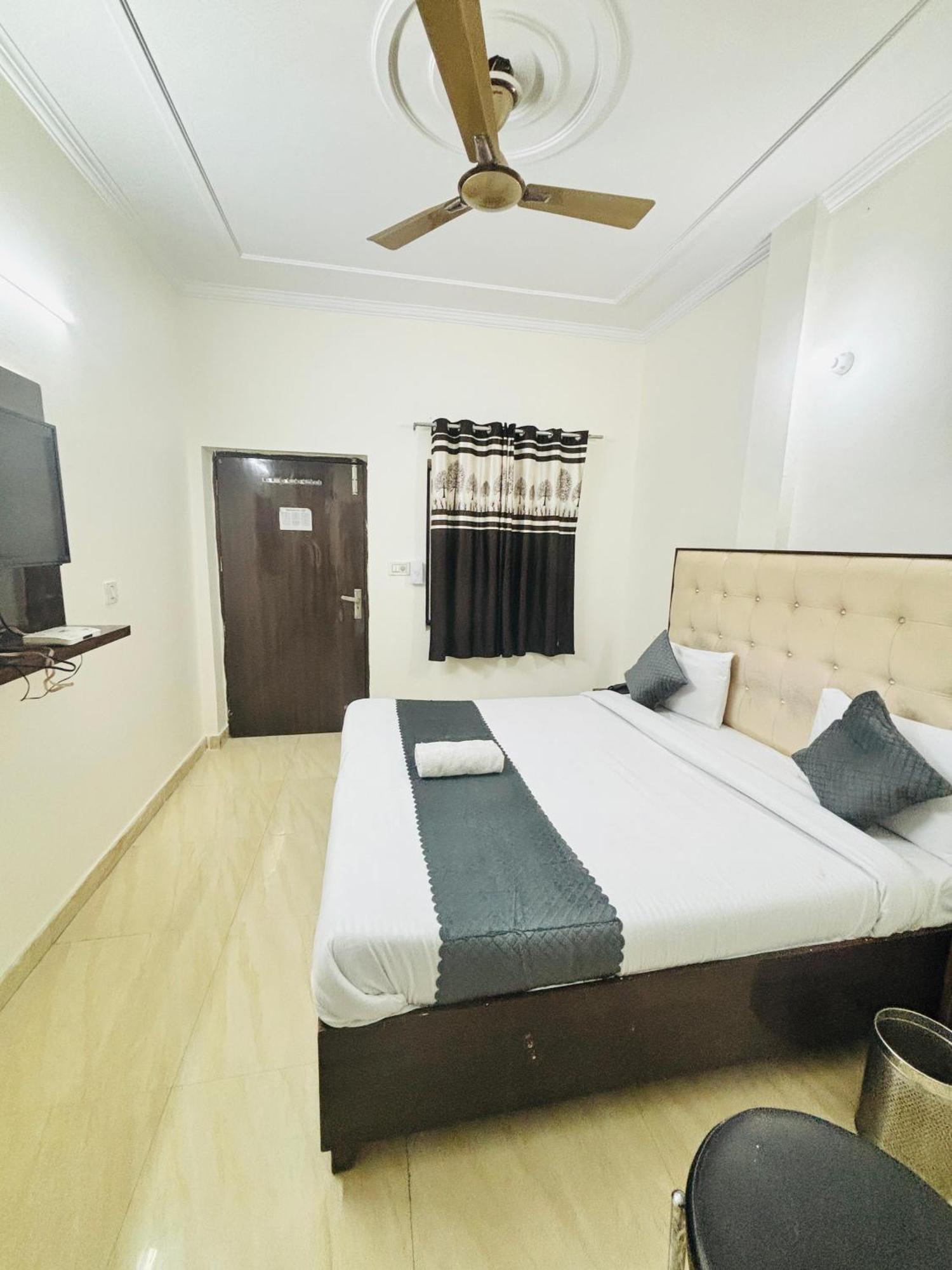 Hotel Kb Square Near Chandigarh Railway Station Kamer foto