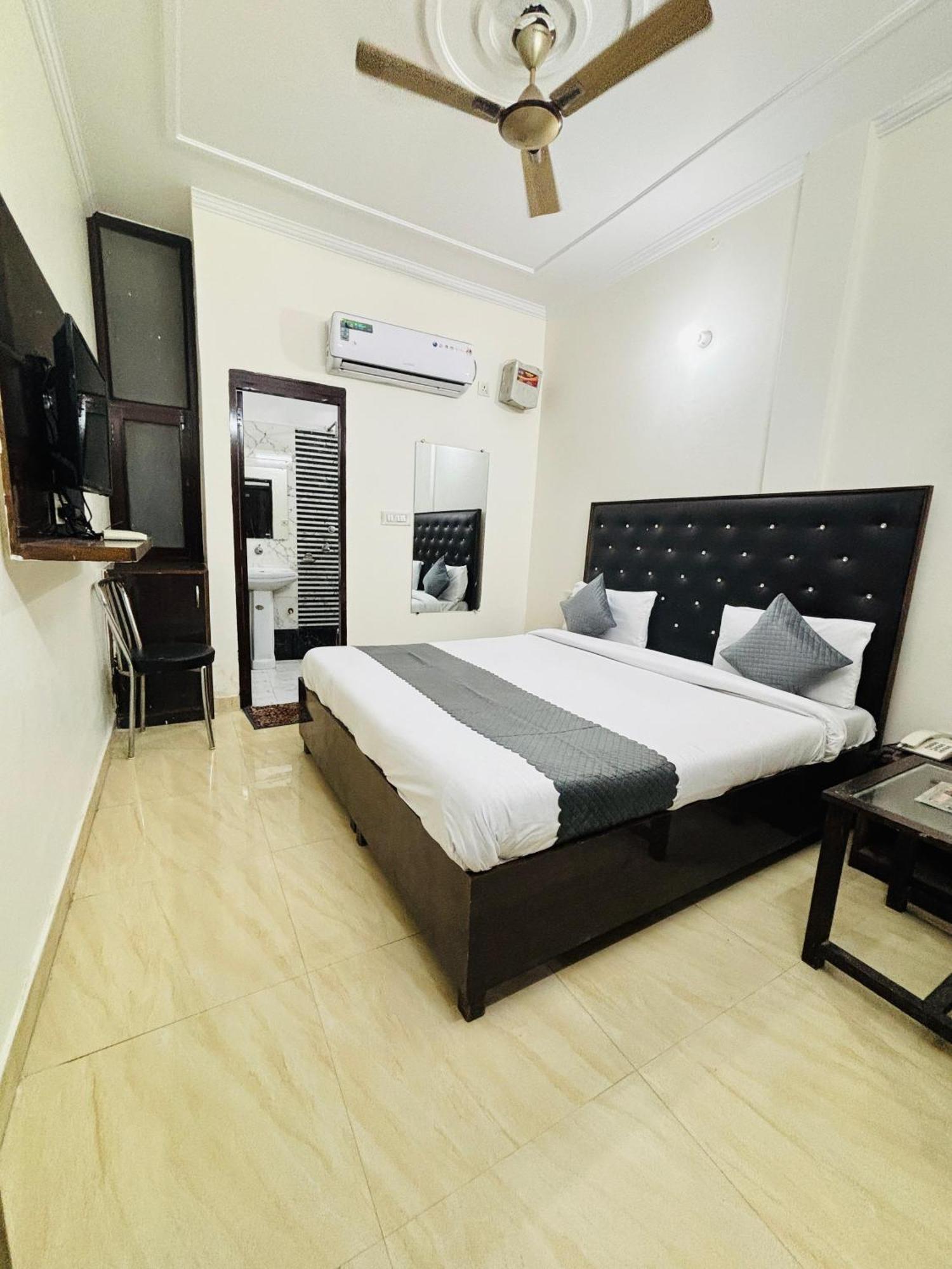Hotel Kb Square Near Chandigarh Railway Station Kamer foto